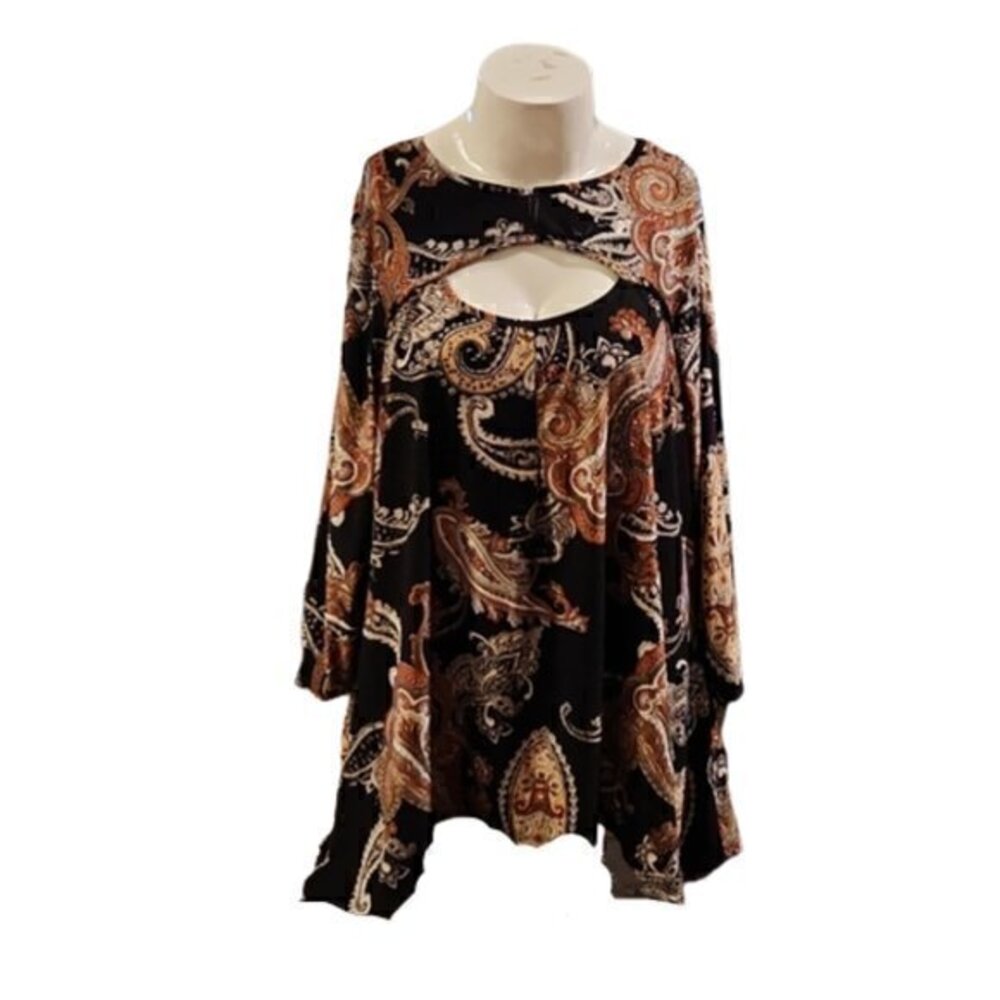 [Avenue] Open Key Hole Blouse - Size 30/32